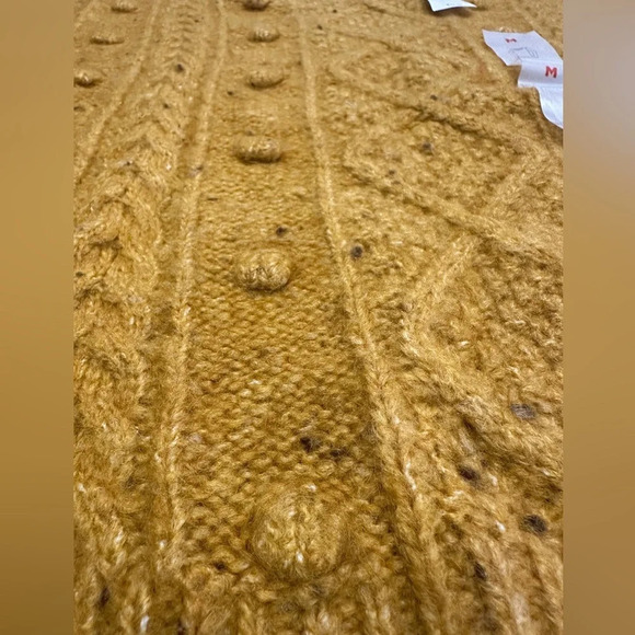 Old Navy NWT Cable Knit Crew Popcorn Sweater, wool blend mustard Sz M, 23” p2p - Picture 10 of 12